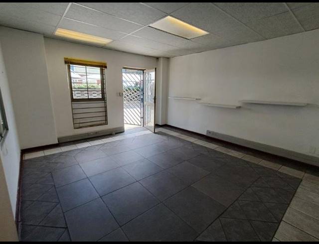 BUSINESS PROPERTY TO RENT IN STRYDOM PARK